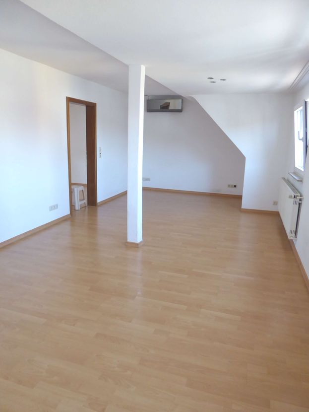 Wohn-und Geschäftshaus zzgl. einem Einfamilienhaus in zweiter Baureihe.. image 2