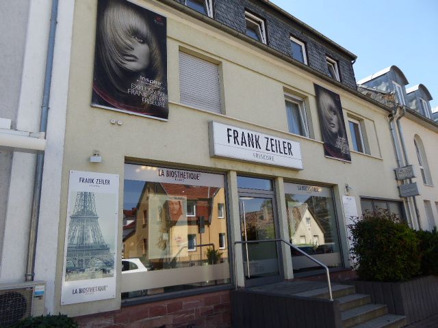 Wohn-und Geschäftshaus zzgl. einem Einfamilienhaus in zweiter Baureihe..